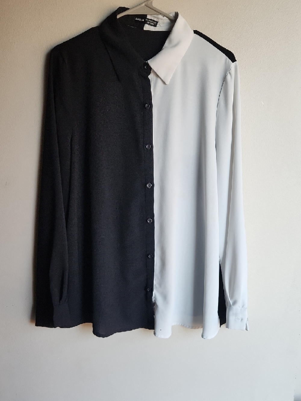 SHEIN Black and White Colorblock Button-Up Blouse